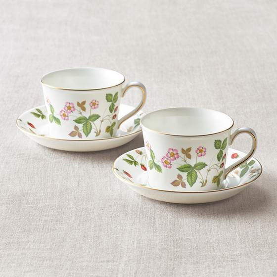 ウェッジウッド ワイルド ストロベリー ティーカップ ソーサー デルフィ ペア 東武のご贈答ギフト 秋冬版 東武オンラインショッピング