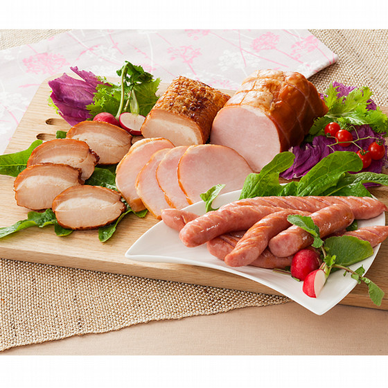 三重「伊賀上野の里」 つるし焼&豚ロースハム&ウインナー詰合せ【送料込み】