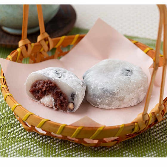 岡山 大正9年創業 「おもちの黒川」 生クリーム入り豆塩大福【送料込み】