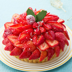 ［カフェコムサ］福岡県産 いちご「あまおう」のケーキ【池袋店舗お渡し】