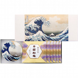 東京国立博物館 限定ギフト〈錦松梅〉『冨嶽三十六景 神奈川沖浪裏』有田焼容器入・小袋