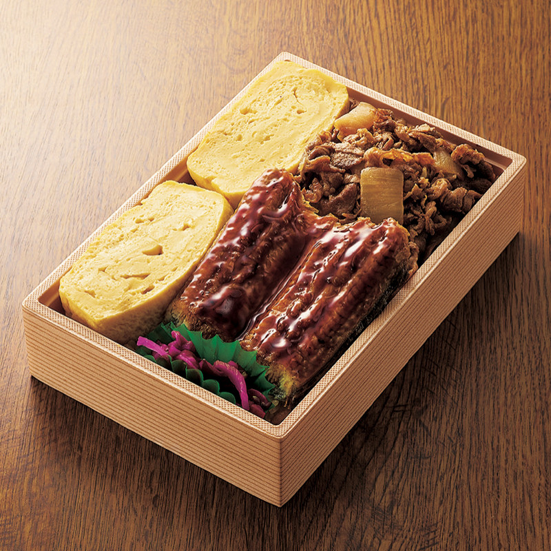 ［大徳寺さいき家］うな玉・黒毛和牛すき焼き弁当
