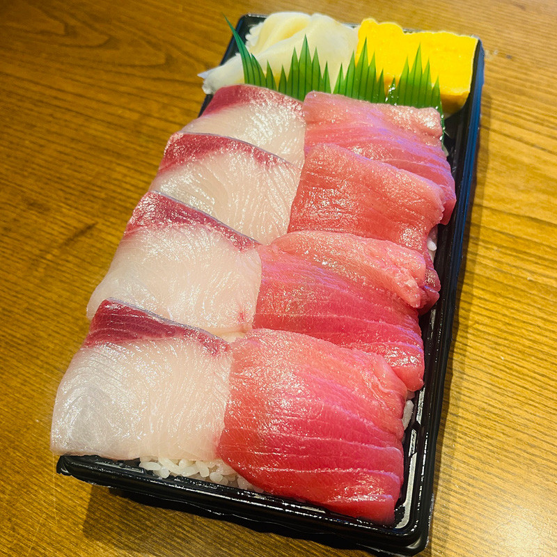 ［TAGIRUBA］
茶ぶりと黒マグロの2色丼