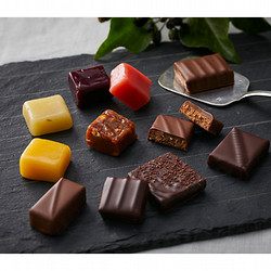 ［メゾン・ルルー］アソートボックス（ボンボンショコラ6個、キャラメル5個）