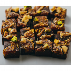 ［CocoChouChou（ココシュシュ）］ヴィーガン生チョコレート （ドライいちじく＆ナッツ）