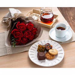 ［ホシファーム］フリルブーケ ルージュ８本＆ホテルオークラスイーツアソート５個【送料込み】