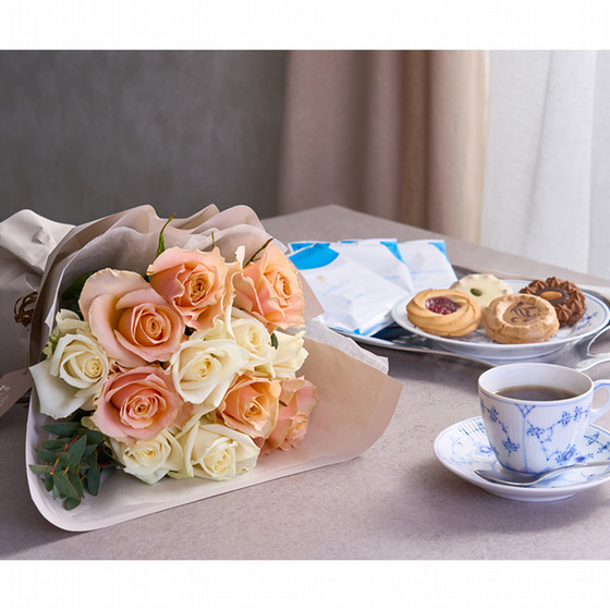 ［ホシファーム］フリルブーケ12本ホワイトオレンジ＆4種の焼き菓子とRCDCコーヒーセット7個