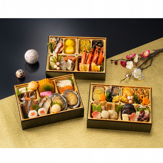 【おせち】加賀屋 和風おせち三段重 12月30日(水)お届け【送料込み】