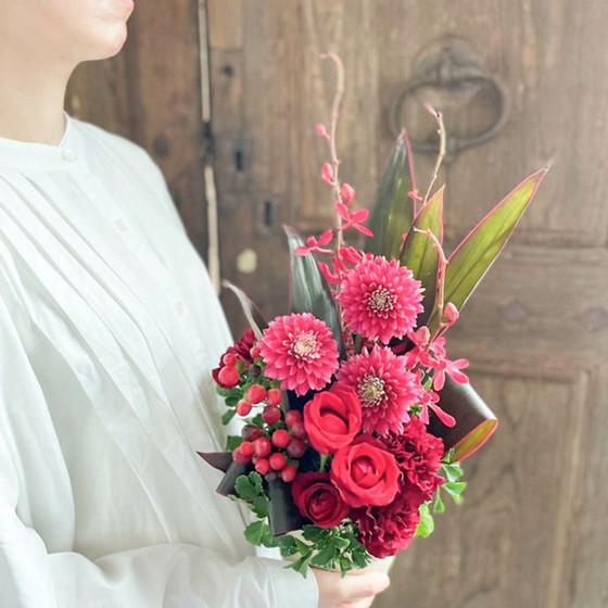 リンクフローリスト］パーティーギフト フラワーアレンジメント 赤系