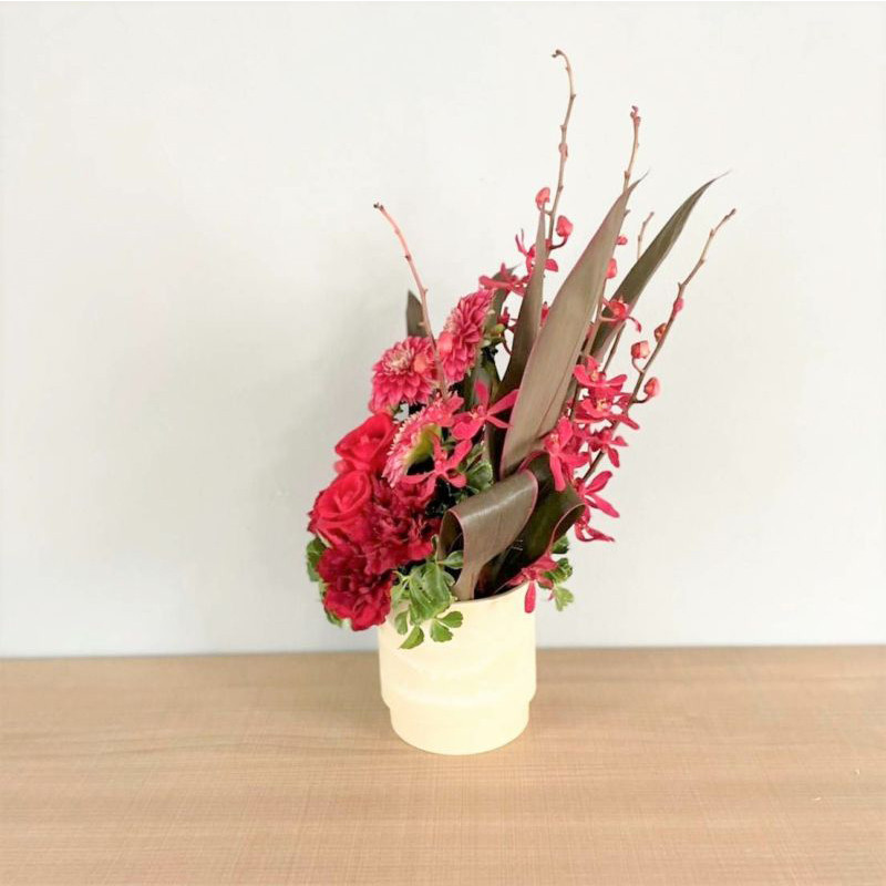 リンクフローリスト］パーティーギフト フラワーアレンジメント 赤系