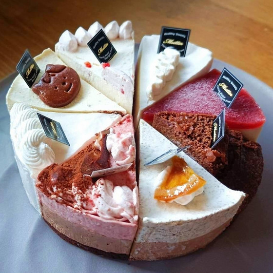 CAKE＆DELI Mutter（ケーキ＆デリ ムッター）］人気のケーキアソート