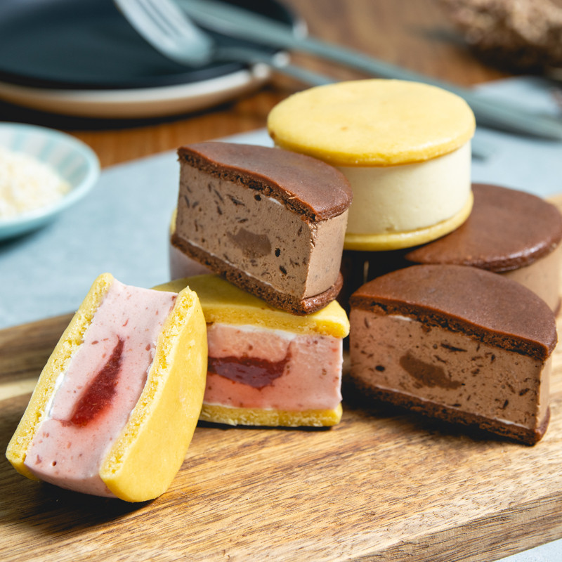 CAKE＆DELI Mutter（ケーキ＆デリ ムッター）］クッキーサンド てがみ
