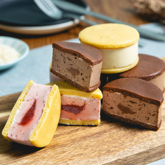 CAKE＆DELI Mutter（ケーキ＆デリ ムッター）］クッキーサンド てがみ