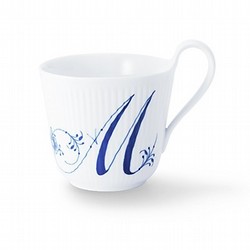 ［ロイヤル コペンハーゲン］ブルーフルーテッド プレイン アルファベットマグ　Ｍ