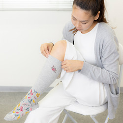 ［楽キュッと］着圧ハイソックス2足組セット（柄入・無地）