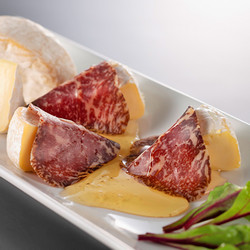 ［肉のふがね］岩手短角和牛セシーナ3種＆山地酪農牛乳ダブルクリームチーズ・白仙【送料込み】