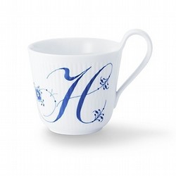 ［ロイヤル コペンハーゲン］ブルーフルーテッド プレイン アルファベットマグ H