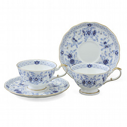 新品NARUMIBoneChina ミラノビアンカペアマグカップ２セット大皿2枚 新品NARUMIBoneChina ミラノビアンカペアマグカップ2セット大皿2枚